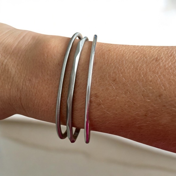 Kendra Scott Silver Rhinestone/Hammered Bracelet Trio - Picture 1 of 3